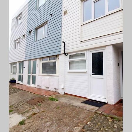 Pebbles Apartment Seaford Esterno foto