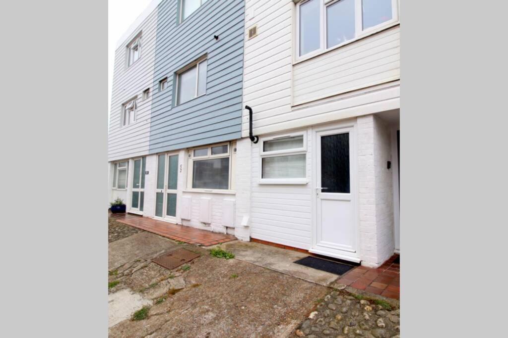 Pebbles Apartment Seaford Esterno foto